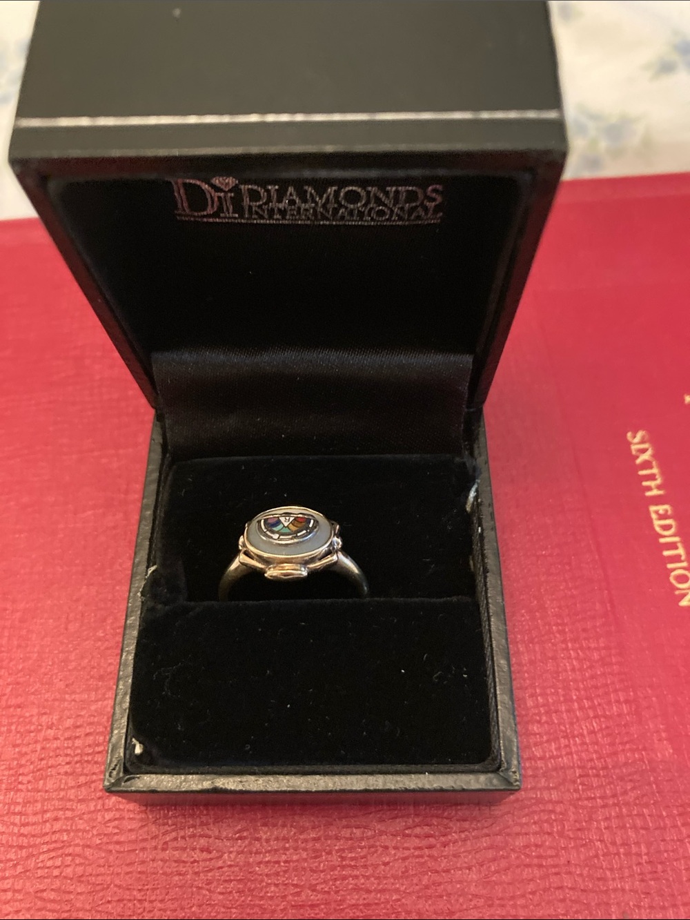 Rainbow girls Masonic ring 
10 carat gold has been authenticated
Size 6.5